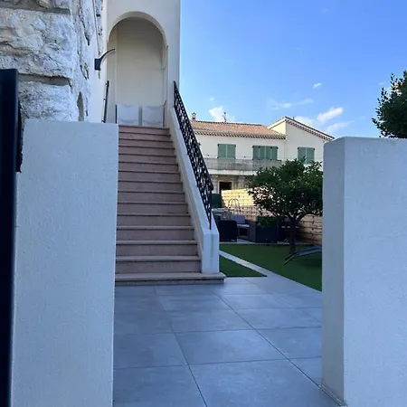 Superbe Dans Saint-Laurent-du-Var